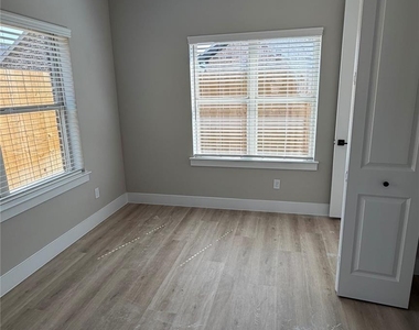 2615 Piemonte Avenue Cir - Photo Thumbnail 23