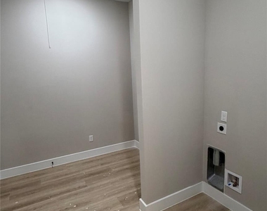 2615 Piemonte Avenue Cir - Photo Thumbnail 16