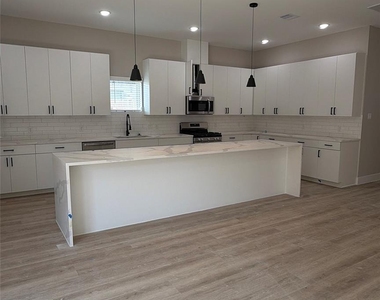2615 Piemonte Avenue Cir - Photo Thumbnail 8