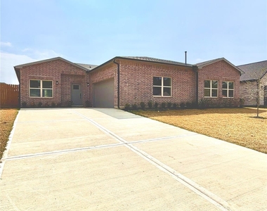 2615 Piemonte Avenue Cir - Photo Thumbnail 2