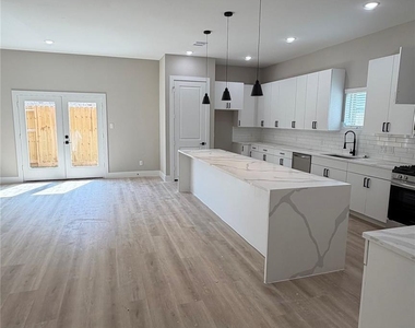 2615 Piemonte Avenue Cir - Photo Thumbnail 18