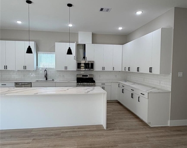 2615 Piemonte Avenue Cir - Photo Thumbnail 11