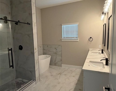 2615 Piemonte Avenue Cir - Photo Thumbnail 14