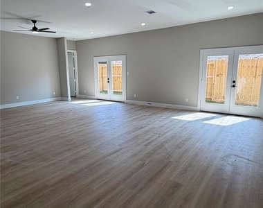 2615 Piemonte Avenue Cir - Photo Thumbnail 17