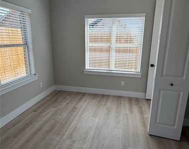 2615 Piemonte Avenue Cir - Photo Thumbnail 24