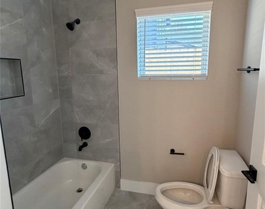 2615 Piemonte Avenue Cir - Photo Thumbnail 22