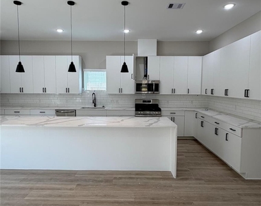 2615 Piemonte Avenue Cir - Photo Thumbnail 9