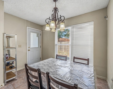 9915 Villa Verde Drive - Photo Thumbnail 9