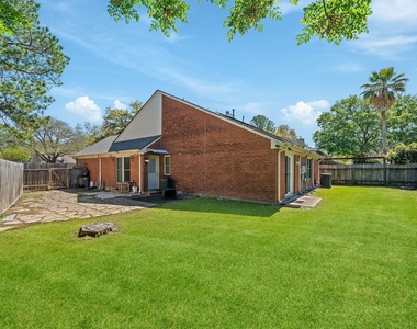 9915 Villa Verde Drive - Photo Thumbnail 20