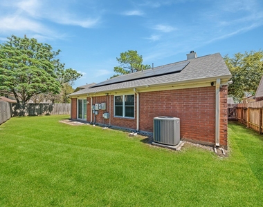 9915 Villa Verde Drive - Photo Thumbnail 22