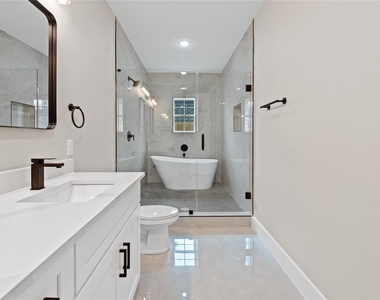 2606 Piemonte Avenue Cir - Photo Thumbnail 6