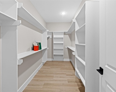 2606 Piemonte Avenue Cir - Photo Thumbnail 7