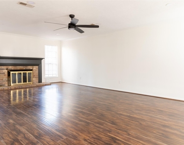 22 Cottage Grove Place - Photo Thumbnail 1