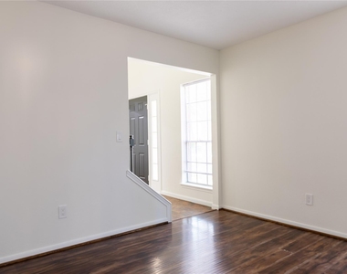 22 Cottage Grove Place - Photo Thumbnail 7