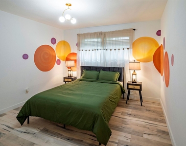 5918 Lattimer Drive - Photo Thumbnail 14