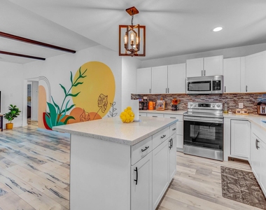 5918 Lattimer Drive - Photo Thumbnail 8