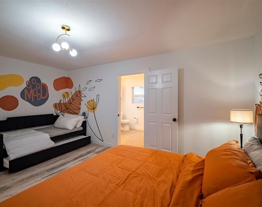 5918 Lattimer Drive - Photo Thumbnail 17