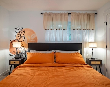 5918 Lattimer Drive - Photo Thumbnail 16