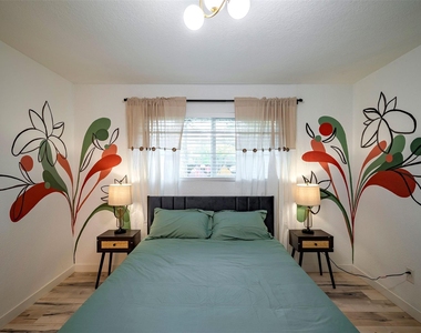 5918 Lattimer Drive - Photo Thumbnail 12