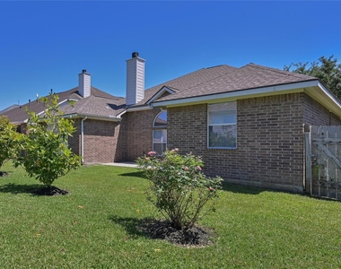6715 Village Bridge Drive - Photo Thumbnail 17
