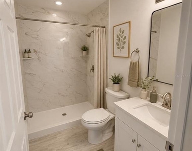 1133 E Rohe Street - Photo Thumbnail 8