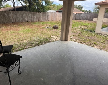 1133 E Rohe Street - Photo Thumbnail 15
