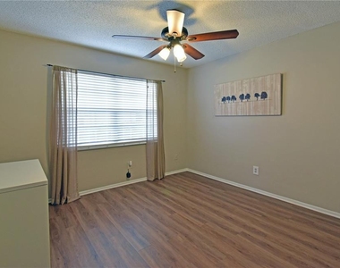 3683 Trophy Boulevard - Photo Thumbnail 24