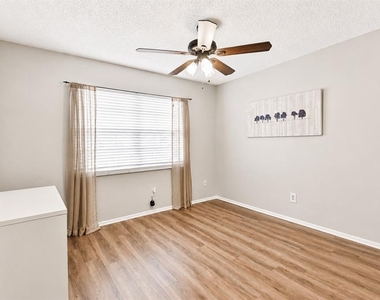 3683 Trophy Boulevard - Photo Thumbnail 14