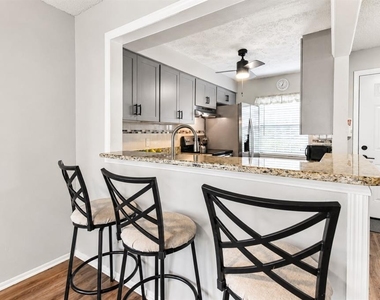 3683 Trophy Boulevard - Photo Thumbnail 11