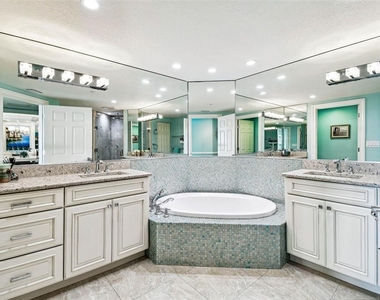 16750 Gulf Boulevard - Photo Thumbnail 17