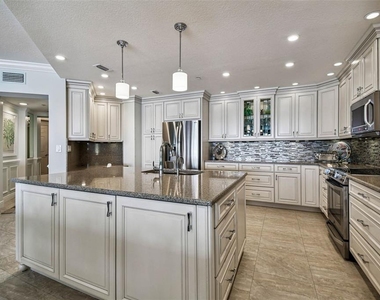 16750 Gulf Boulevard - Photo Thumbnail 4