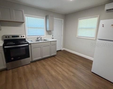 37802 Whitehouse Avenue - Photo Thumbnail 4