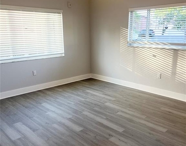 4550 Overlook Drive Ne - Photo Thumbnail 12