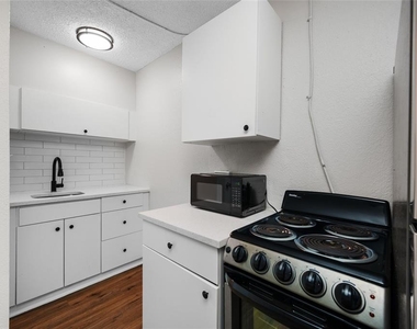 425 2nd Street N - Photo Thumbnail 15