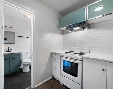 425 2nd Street N - Photo Thumbnail 8