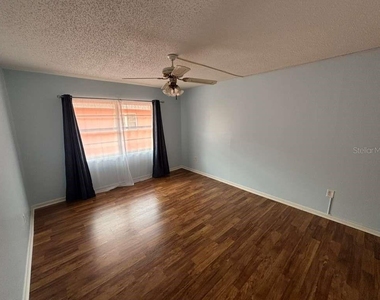 660 62nd Avenue N - Photo Thumbnail 9