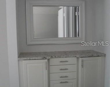 6061 Bahia Del Mar Boulevard - Photo Thumbnail 4