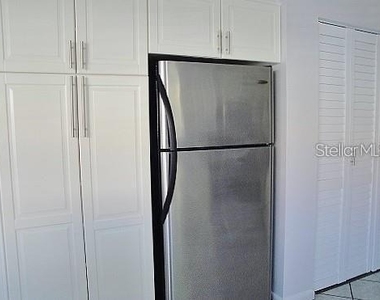 6061 Bahia Del Mar Boulevard - Photo Thumbnail 3