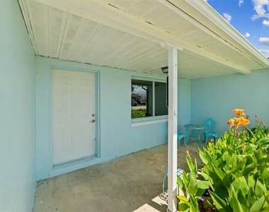 13428 Neptune Drive - Photo Thumbnail 5