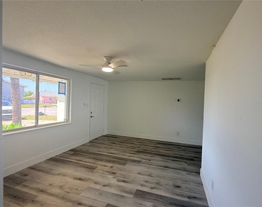 13428 Neptune Drive - Photo Thumbnail 7