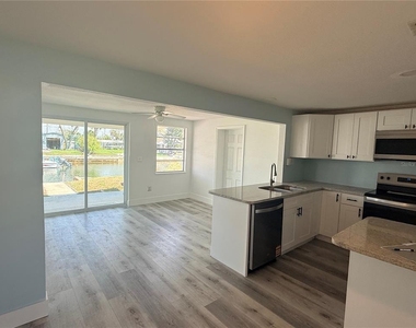 13428 Neptune Drive - Photo Thumbnail 15