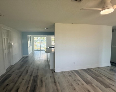 13428 Neptune Drive - Photo Thumbnail 9