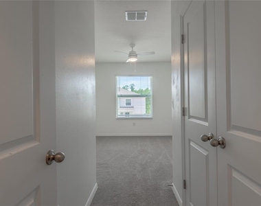 11147 Crescent Deer Drive - Photo Thumbnail 6