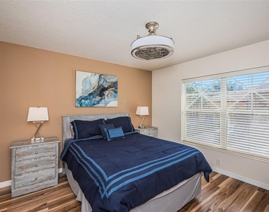 3876 Island Way - Photo Thumbnail 23