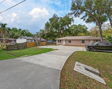 5502 Peach Avenue - Photo Thumbnail 10