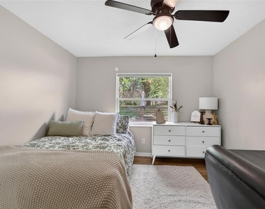 5502 Peach Avenue - Photo Thumbnail 35