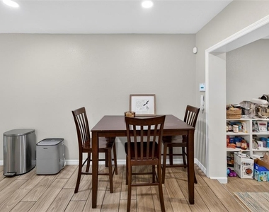 5502 Peach Avenue - Photo Thumbnail 21