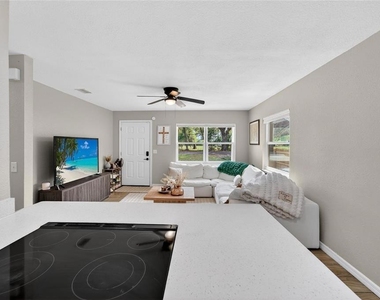 5502 Peach Avenue - Photo Thumbnail 16