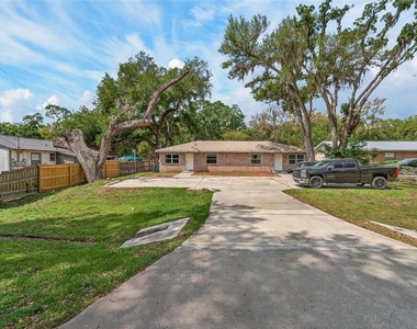 5502 Peach Avenue - Photo Thumbnail 8