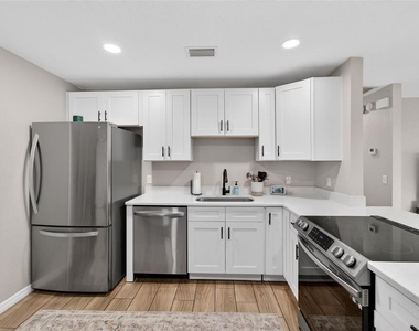 5502 Peach Avenue - Photo Thumbnail 19